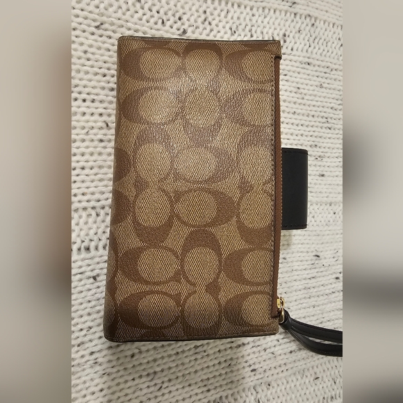 NWOT Coach Signature Khaki & Black Wristlet Wallet With Gold Coach Logo - Picture 3 of 7